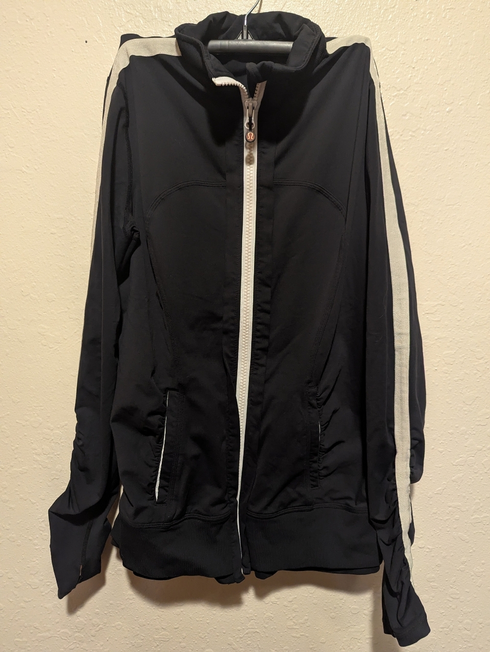 Lululemon Vintage Black White Jacket Size 10 Zip Up Scrunch Arms Y2k Women's